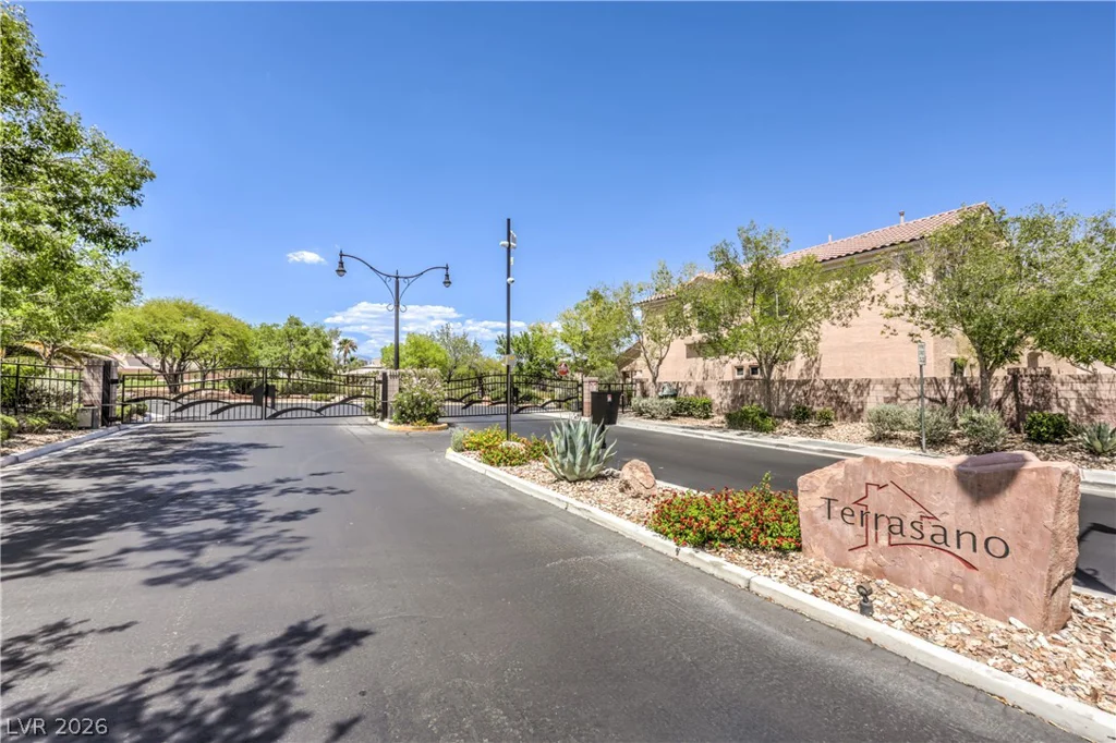 9432 Victory Garden, Las Vegas, NV 89149