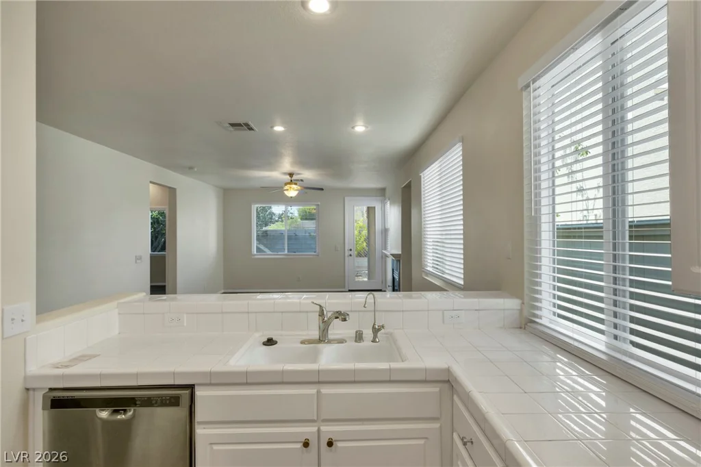 609 Elliot Peak, Las Vegas, NV 89183
