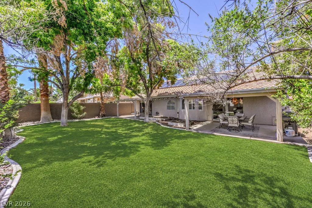 2027 Shadow Brook, Henderson, NV 89074