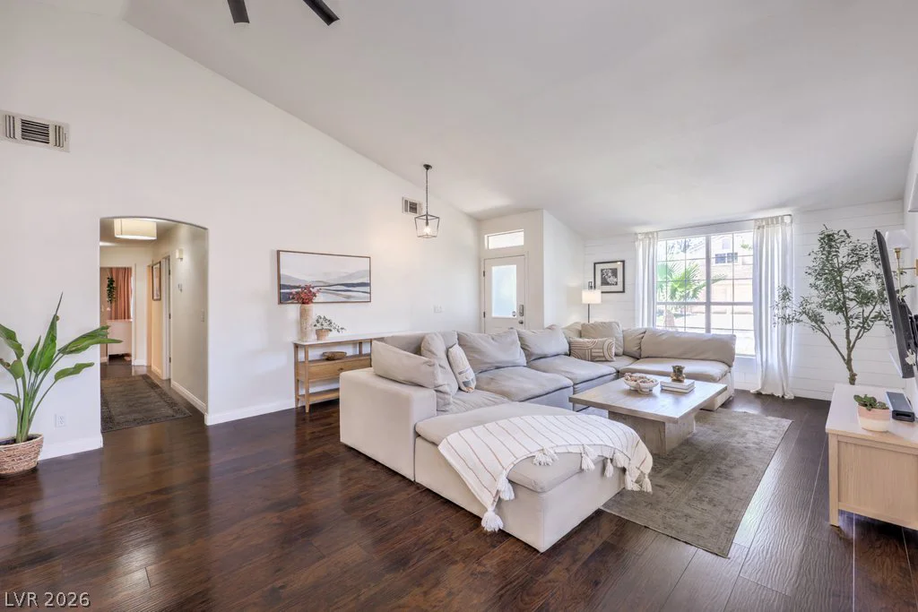 2027 Shadow Brook, Henderson, NV 89074