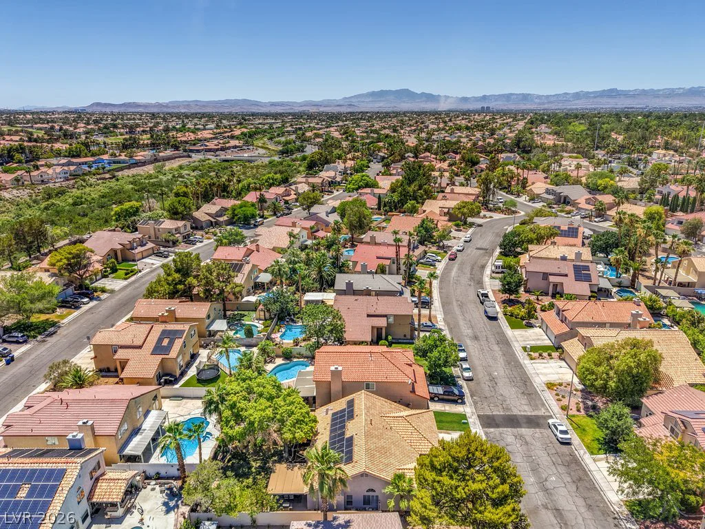 2027 Shadow Brook, Henderson, NV 89074