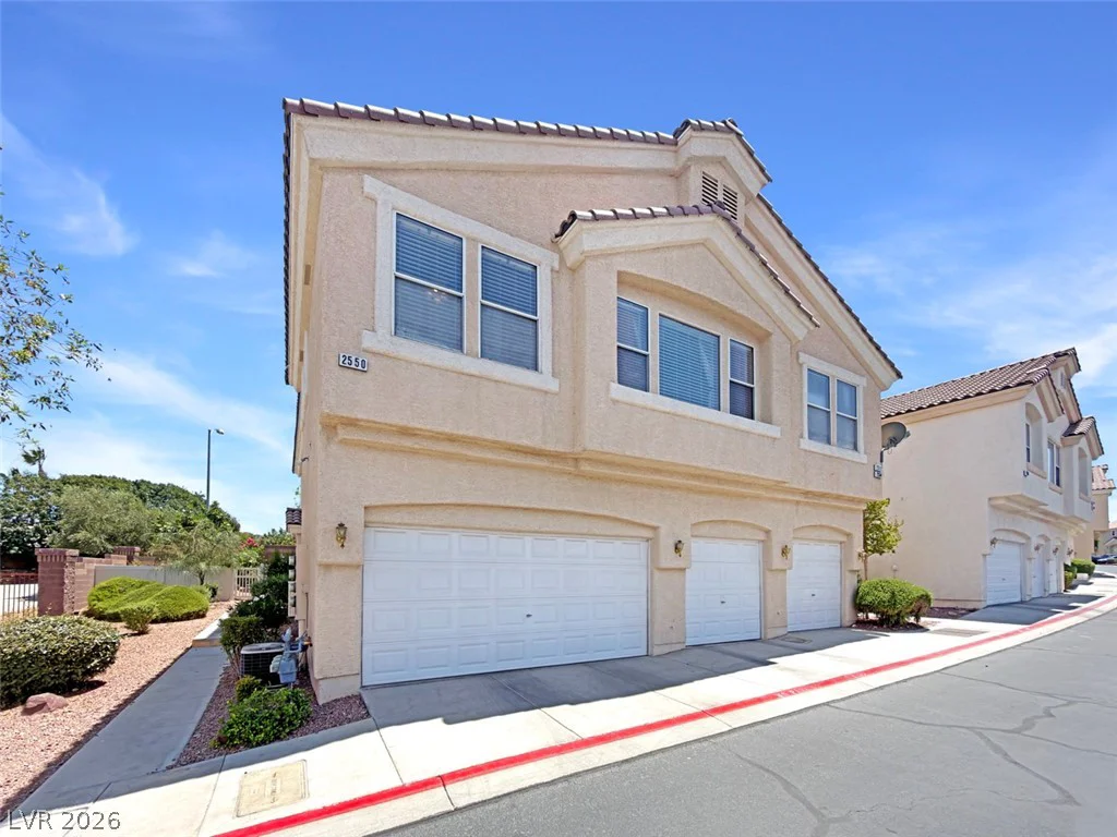 2554 Alias Smith, Henderson, NV 89002