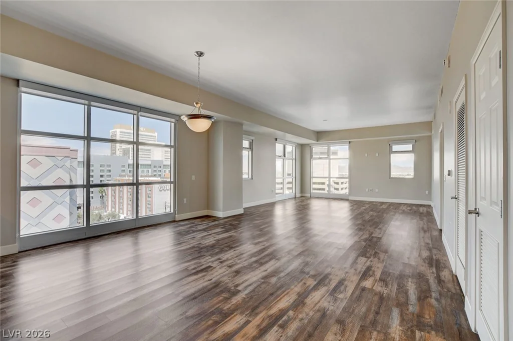 150 LAS VEGAS, Las Vegas, NV 89101