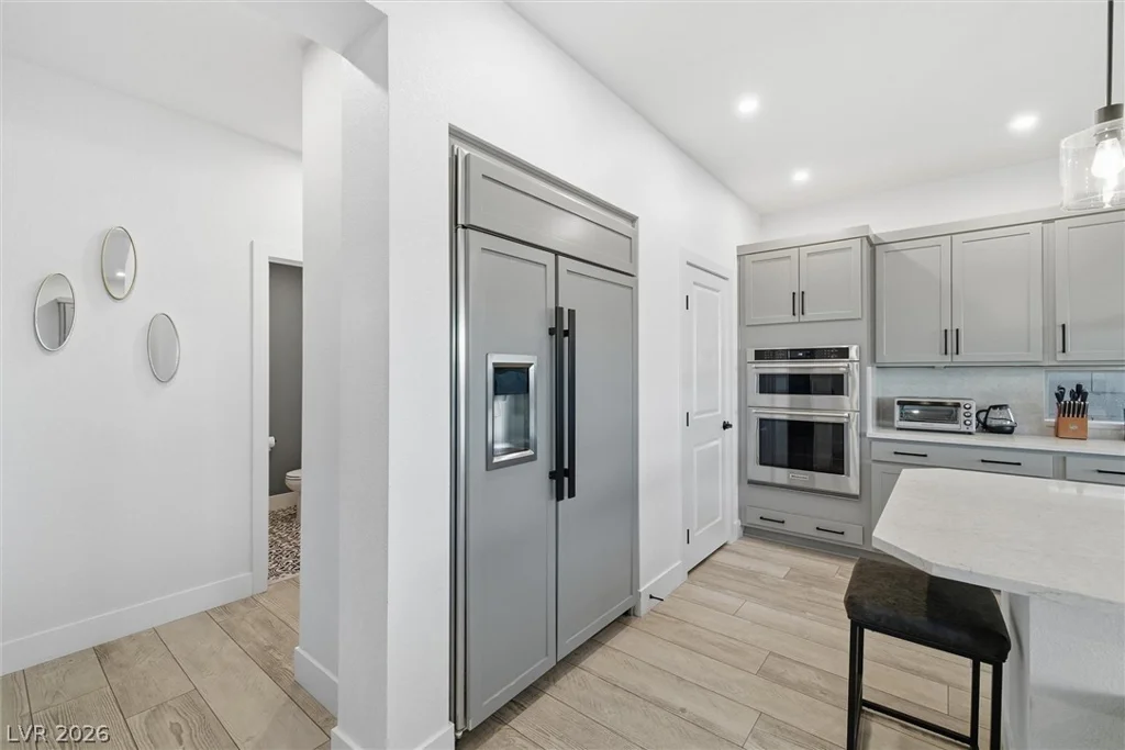 7110 Moss Hill, Las Vegas, NV 89113
