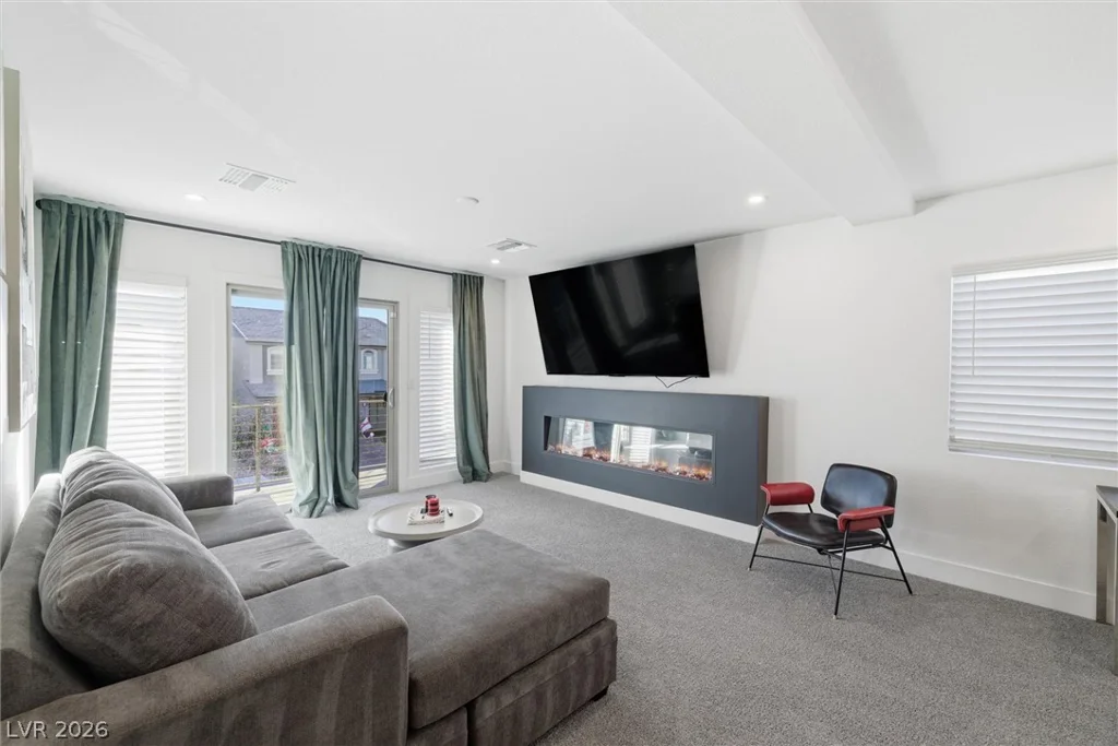 7110 Moss Hill, Las Vegas, NV 89113