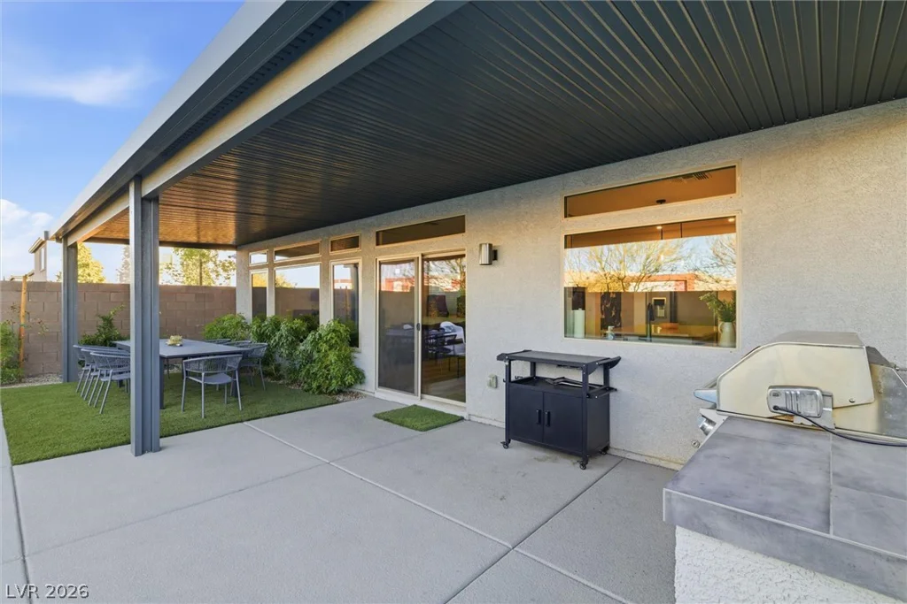 7110 Moss Hill, Las Vegas, NV 89113