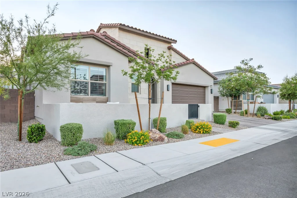 253 Robledo, Las Vegas, NV 89138