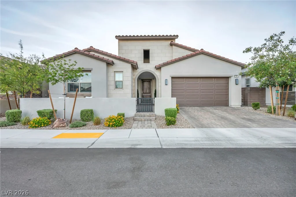 253 Robledo, Las Vegas, NV 89138