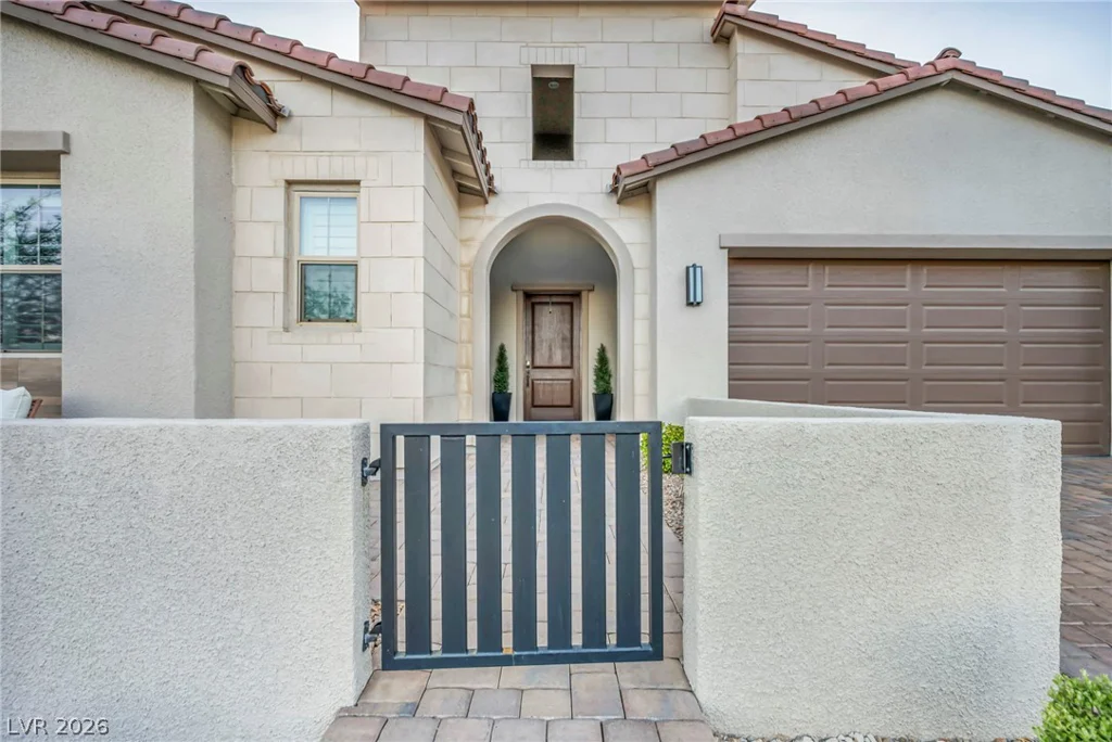 253 Robledo, Las Vegas, NV 89138