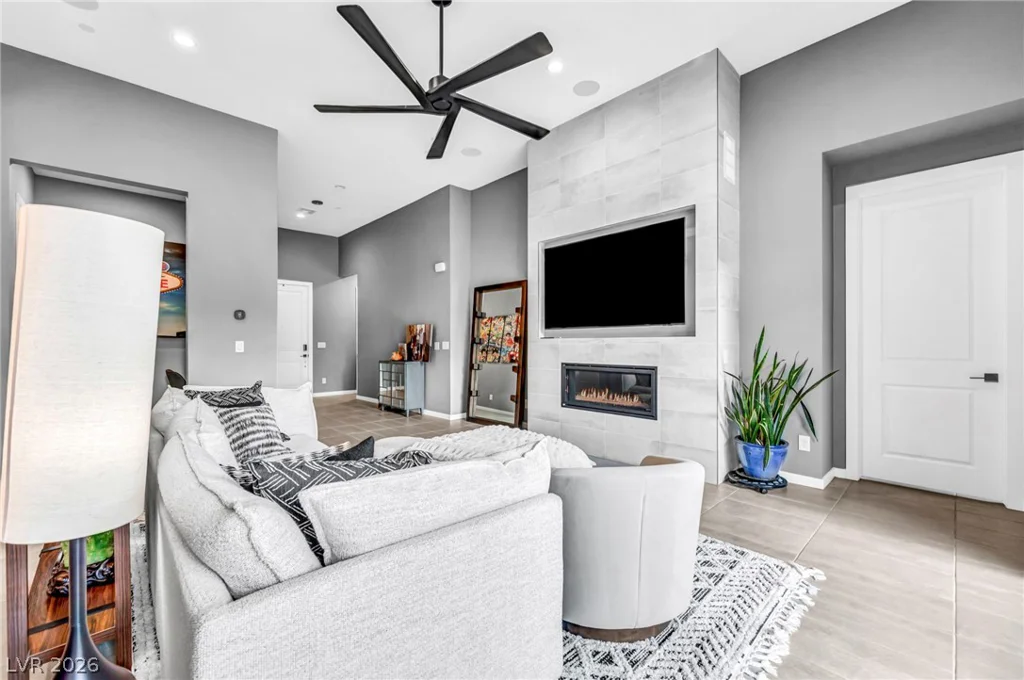 253 Robledo, Las Vegas, NV 89138