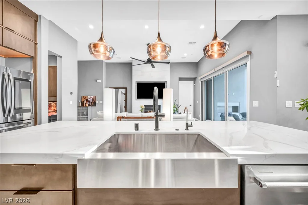 253 Robledo, Las Vegas, NV 89138