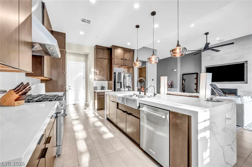 253 Robledo, Las Vegas, NV 89138