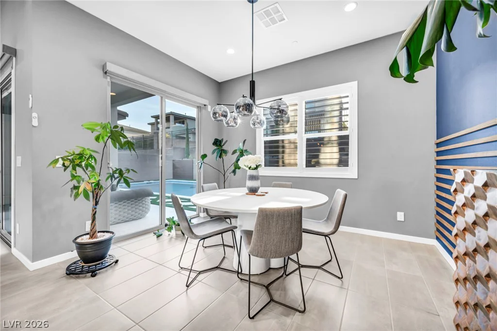 253 Robledo, Las Vegas, NV 89138