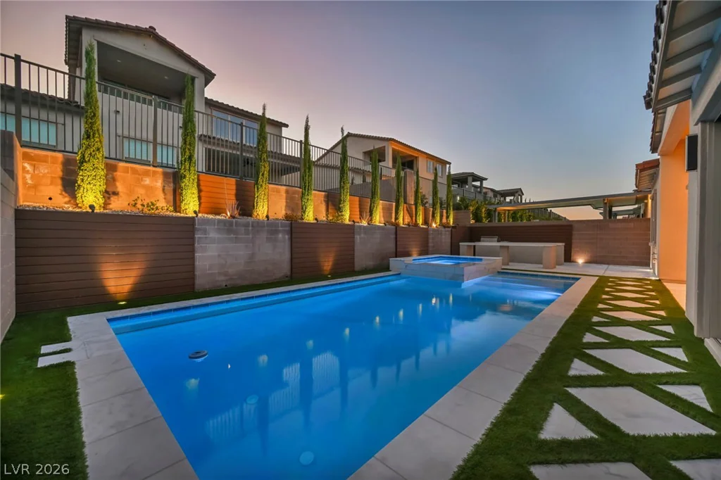 253 Robledo, Las Vegas, NV 89138