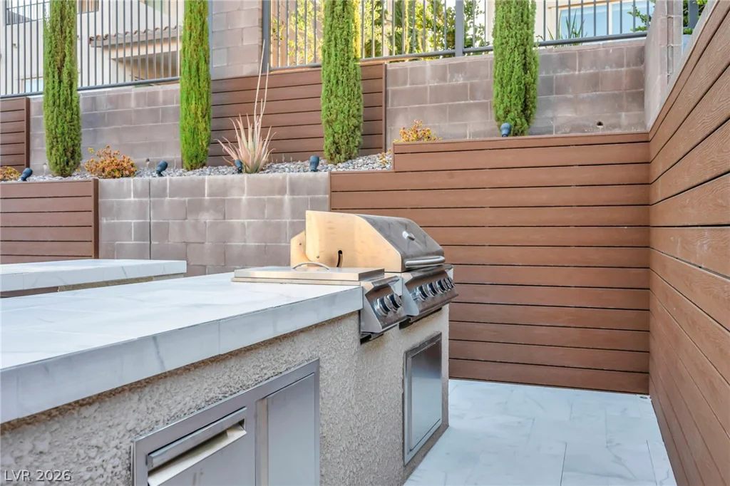 253 Robledo, Las Vegas, NV 89138