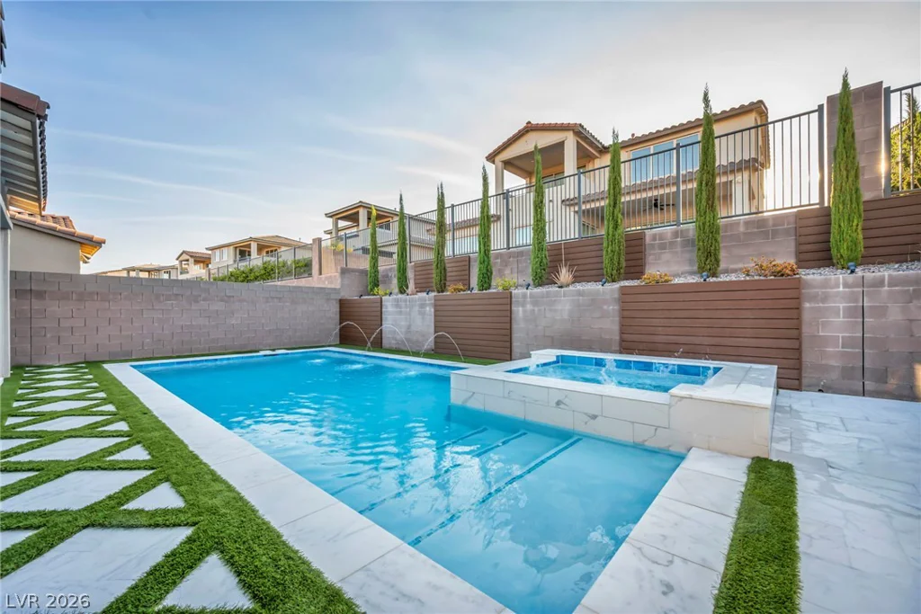 253 Robledo, Las Vegas, NV 89138