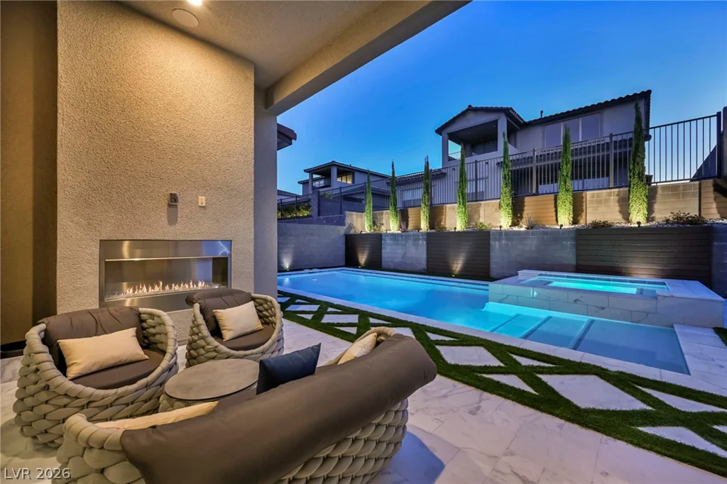 253 Robledo, Las Vegas, NV 89138