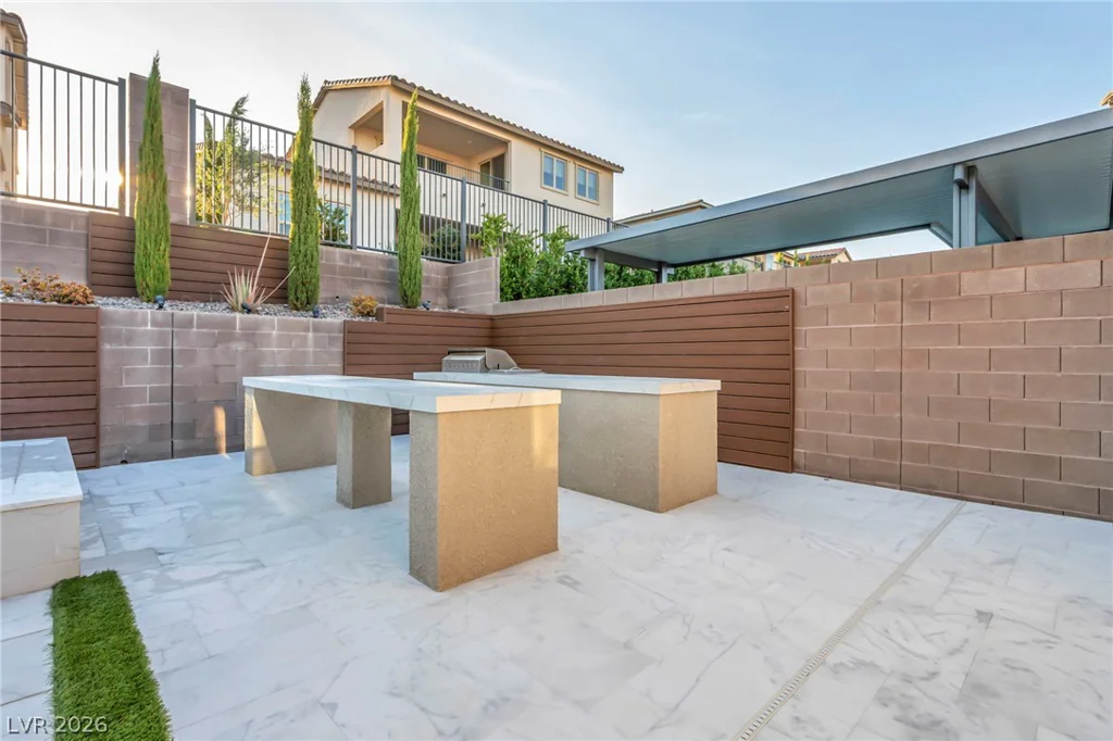 253 Robledo, Las Vegas, NV 89138