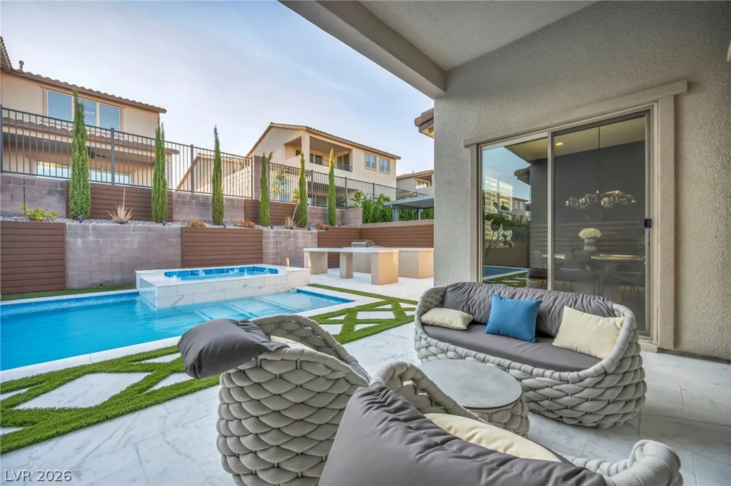 253 Robledo, Las Vegas, NV 89138