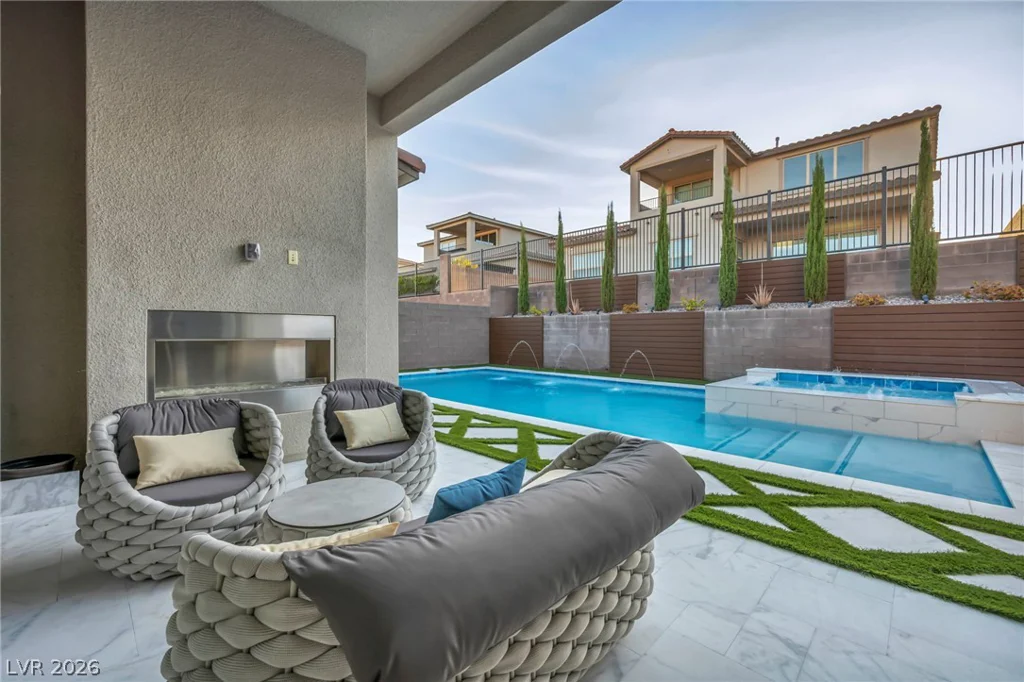 253 Robledo, Las Vegas, NV 89138
