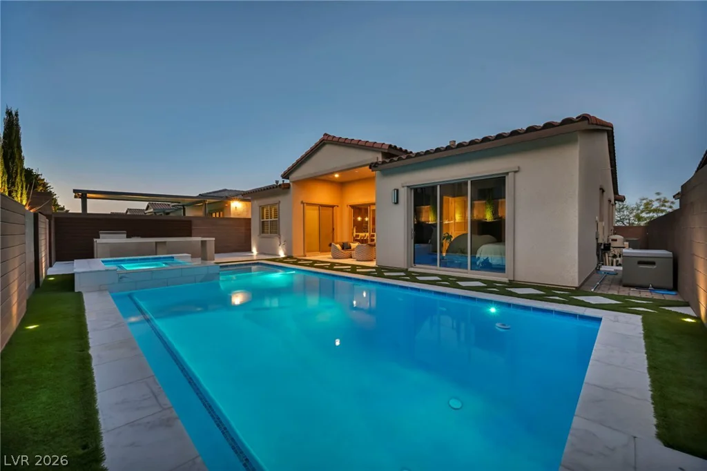 253 Robledo, Las Vegas, NV 89138