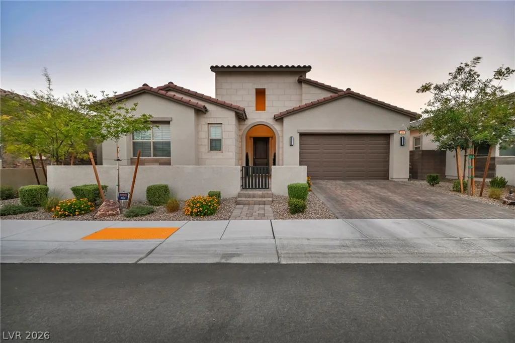 253 Robledo, Las Vegas, NV 89138