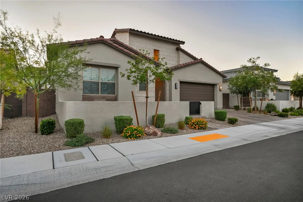 253 Robledo, Las Vegas, NV 89138