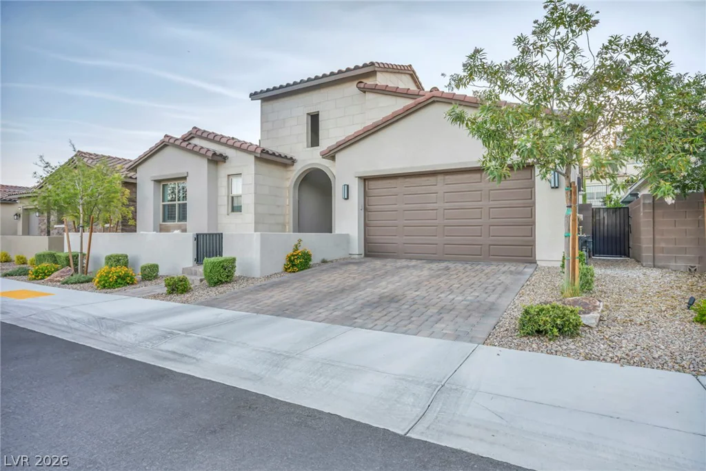253 Robledo, Las Vegas, NV 89138