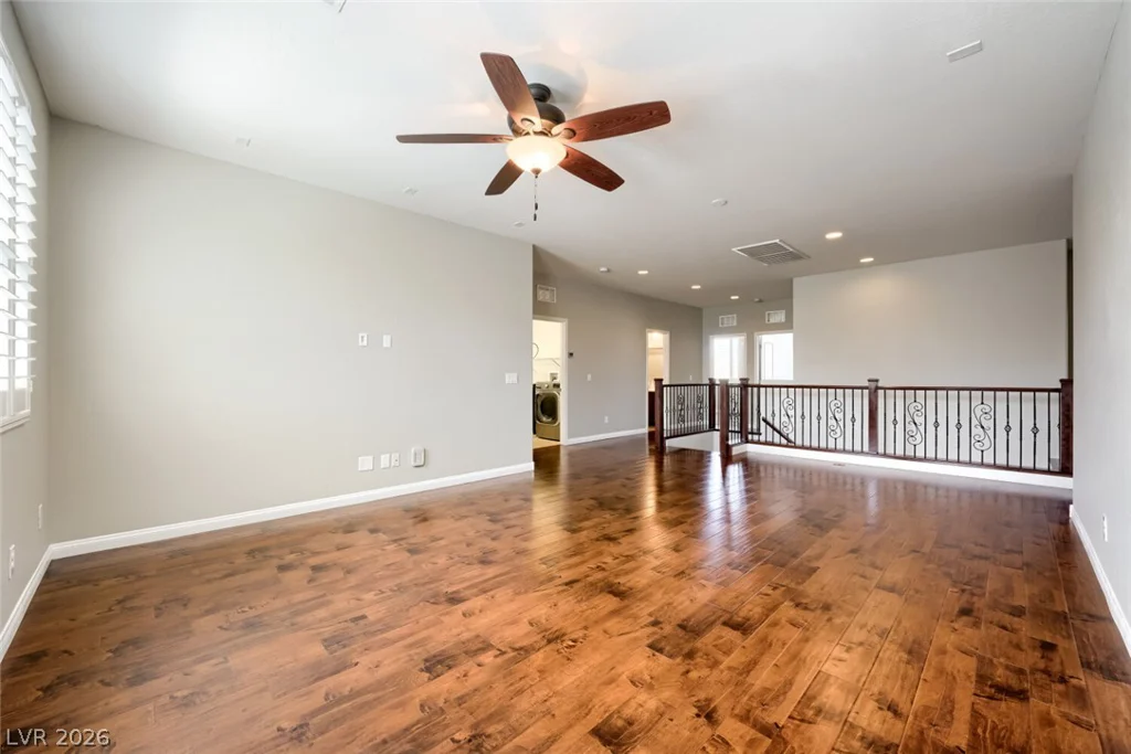 7038 Chestnut Valley, Las Vegas, NV 89166