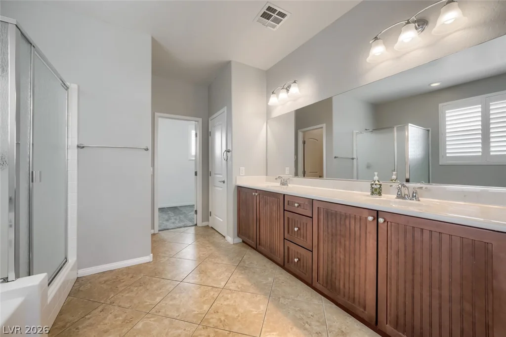 7038 Chestnut Valley, Las Vegas, NV 89166