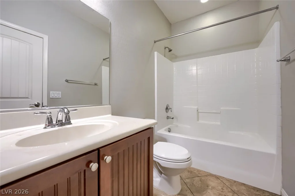 7038 Chestnut Valley, Las Vegas, NV 89166