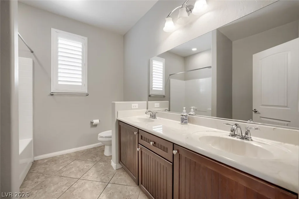 7038 Chestnut Valley, Las Vegas, NV 89166