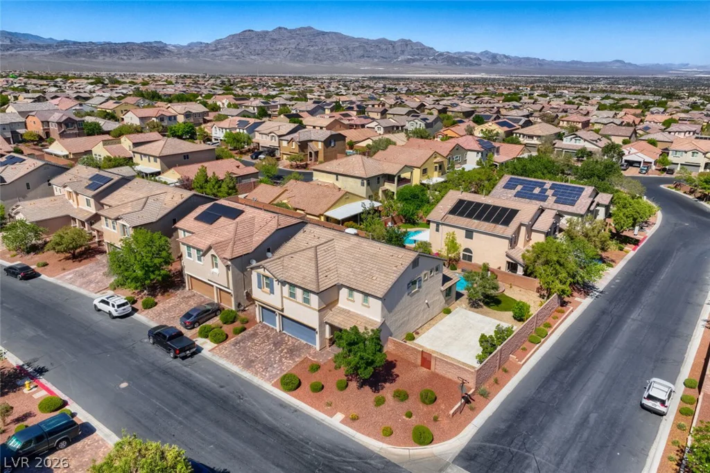 7038 Chestnut Valley, Las Vegas, NV 89166