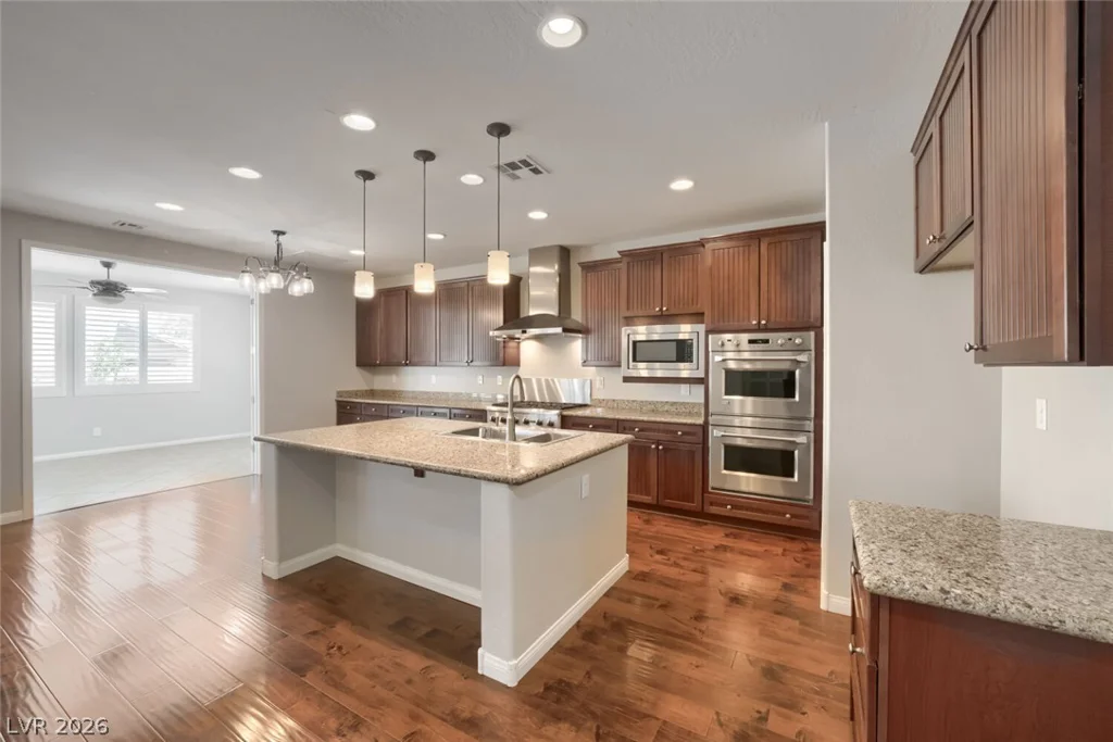 7038 Chestnut Valley, Las Vegas, NV 89166