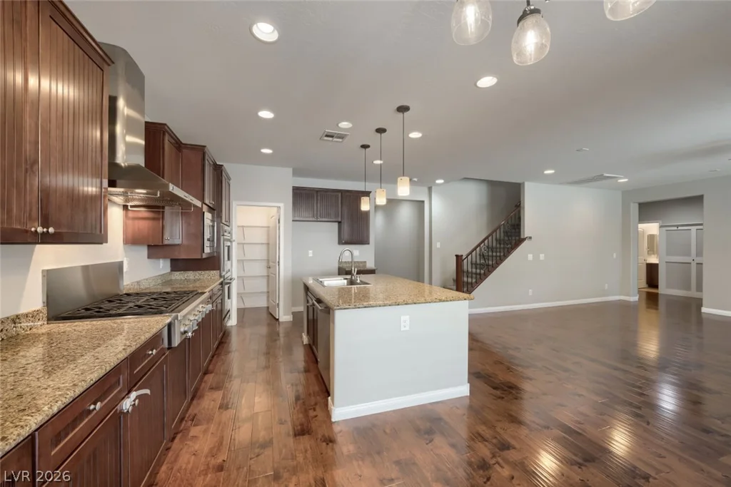 7038 Chestnut Valley, Las Vegas, NV 89166