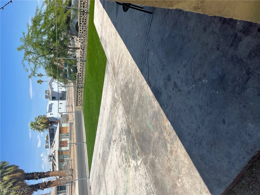 610 11th, Las Vegas, NV 89101
