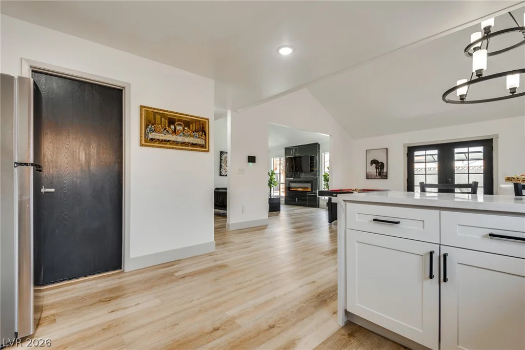 6212 Pinewood, Las Vegas, NV 89103