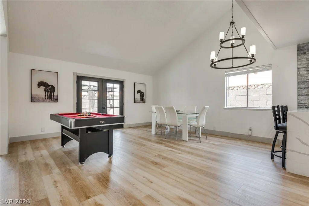 6212 Pinewood, Las Vegas, NV 89103