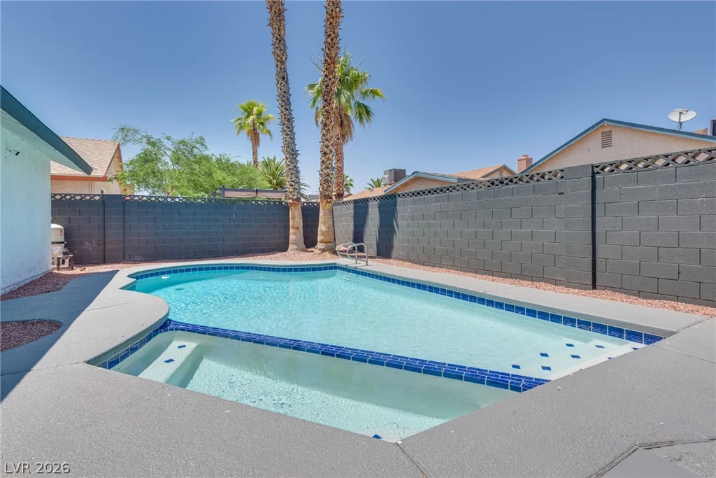 6212 Pinewood, Las Vegas, NV 89103