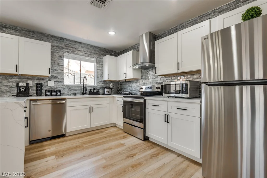 6212 Pinewood, Las Vegas, NV 89103