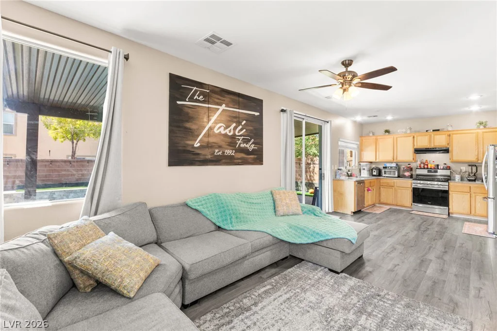 2305 Cockatoo, North Las Vegas, NV 89084