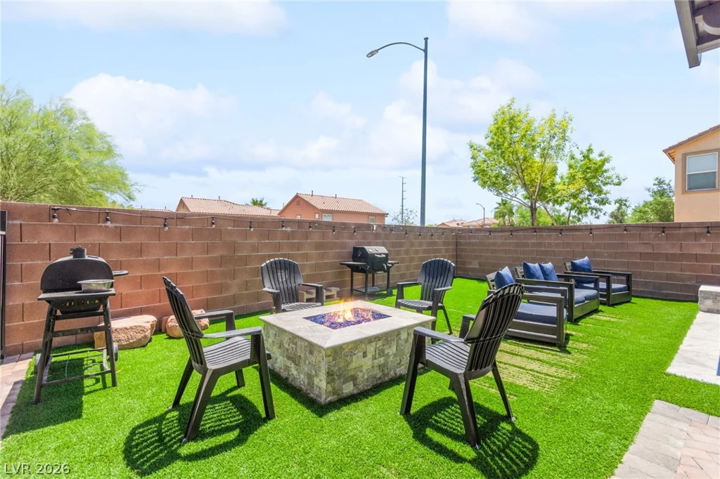 2305 Cockatoo, North Las Vegas, NV 89084