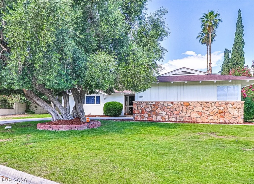 1605 Bryn Mawr, Las Vegas, NV 89102