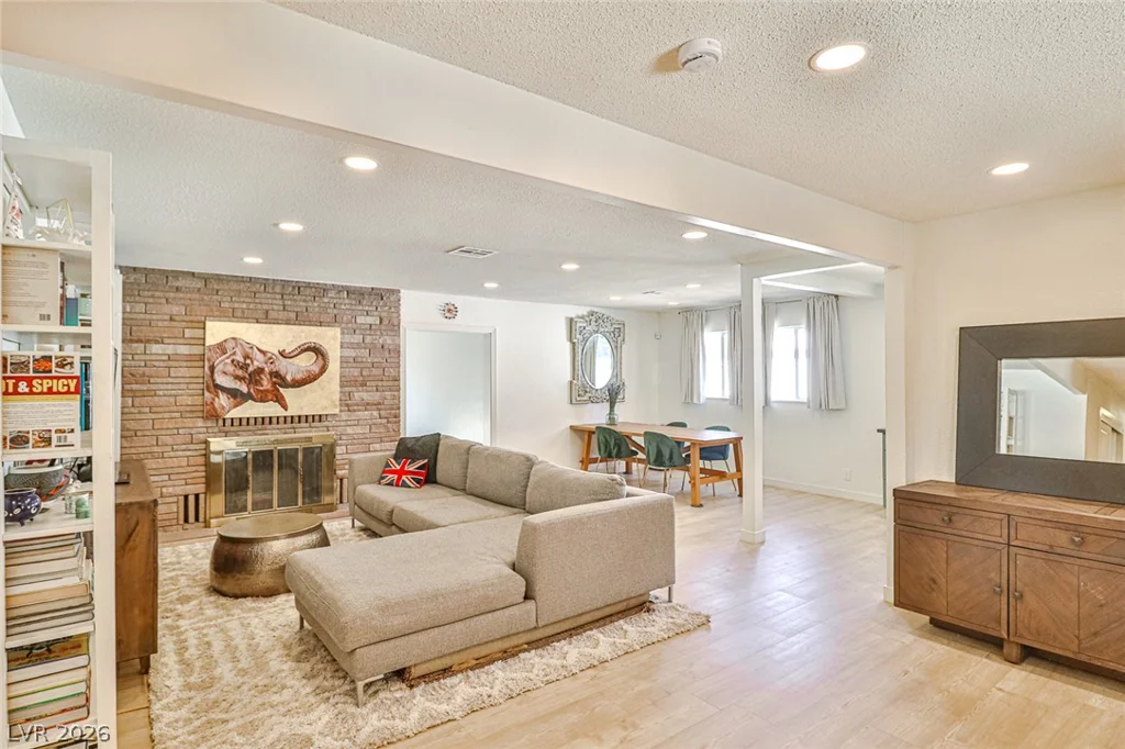1605 Bryn Mawr, Las Vegas, NV 89102