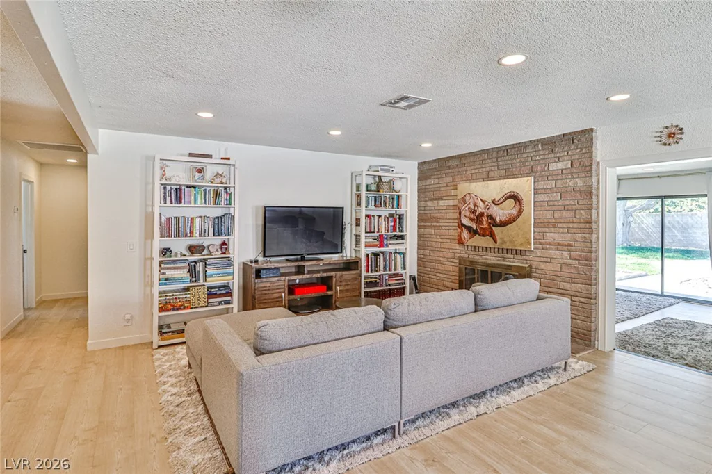 1605 Bryn Mawr, Las Vegas, NV 89102