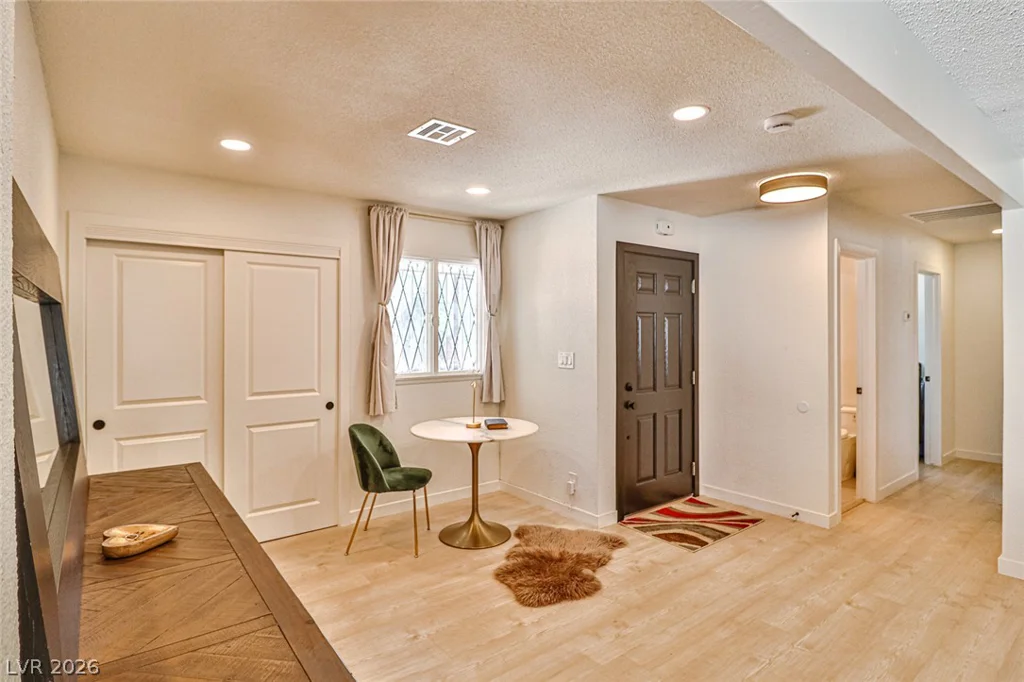 1605 Bryn Mawr, Las Vegas, NV 89102