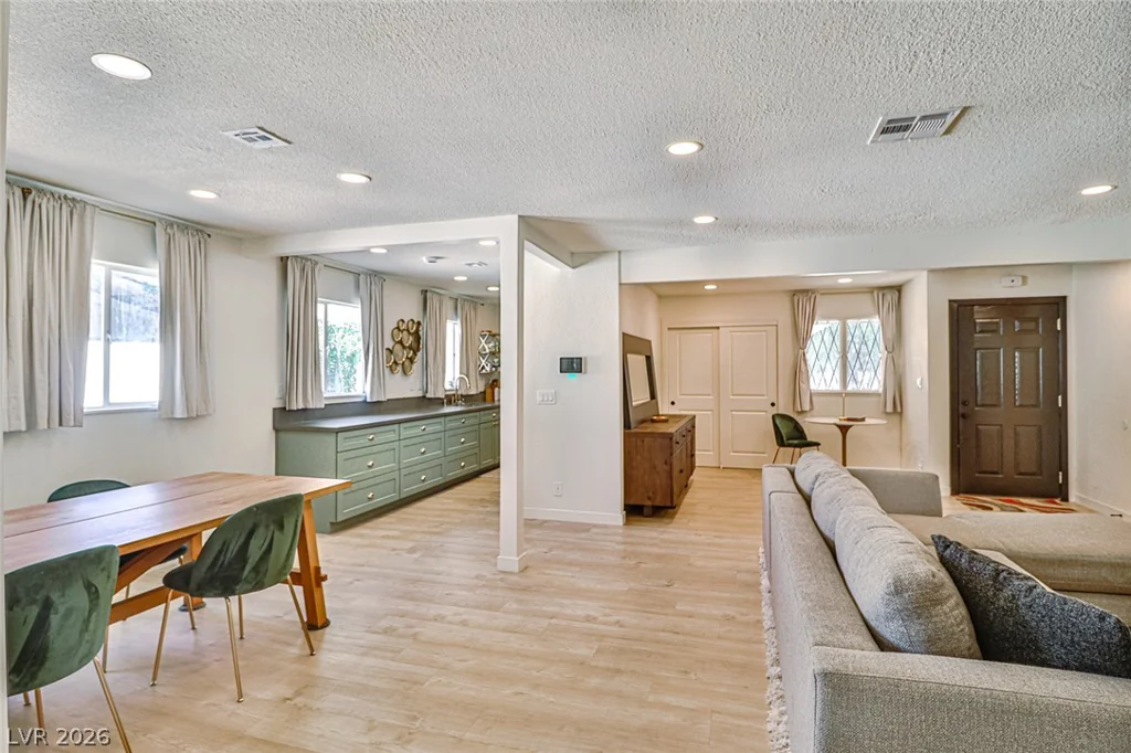 1605 Bryn Mawr, Las Vegas, NV 89102