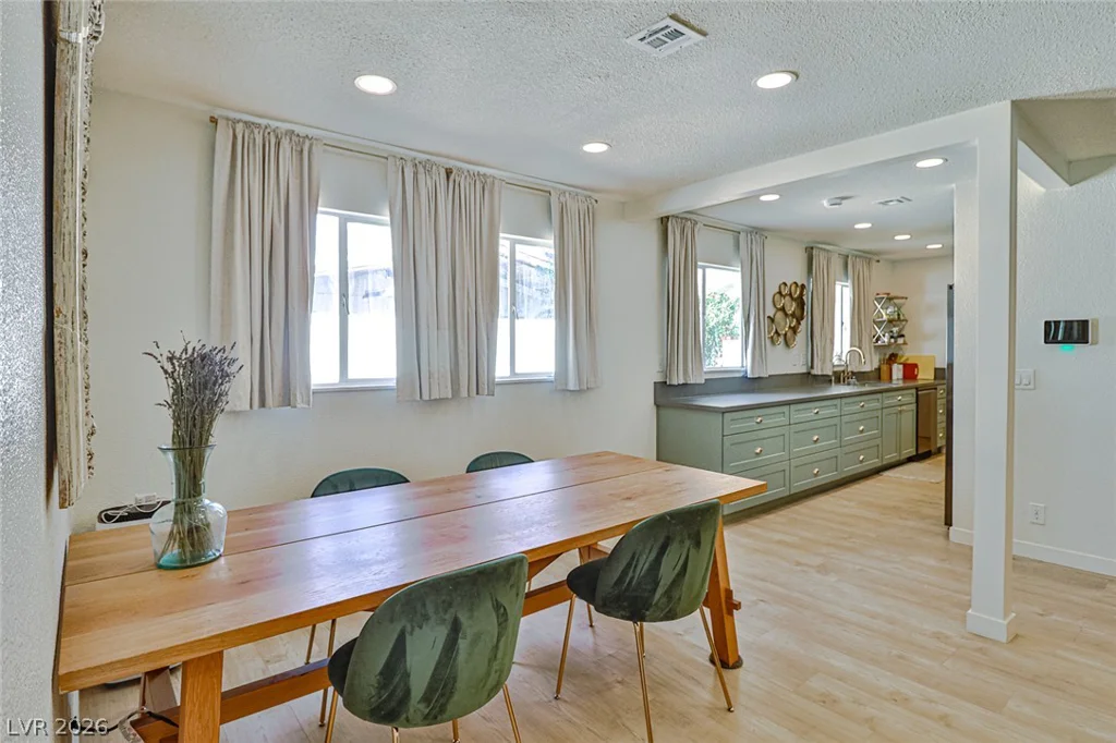1605 Bryn Mawr, Las Vegas, NV 89102