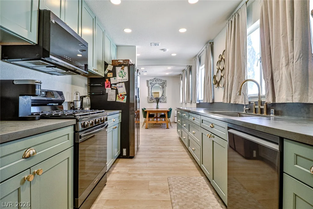 1605 Bryn Mawr, Las Vegas, NV 89102