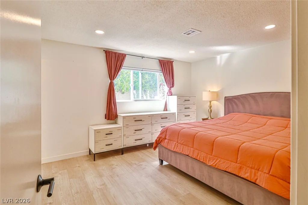 1605 Bryn Mawr, Las Vegas, NV 89102